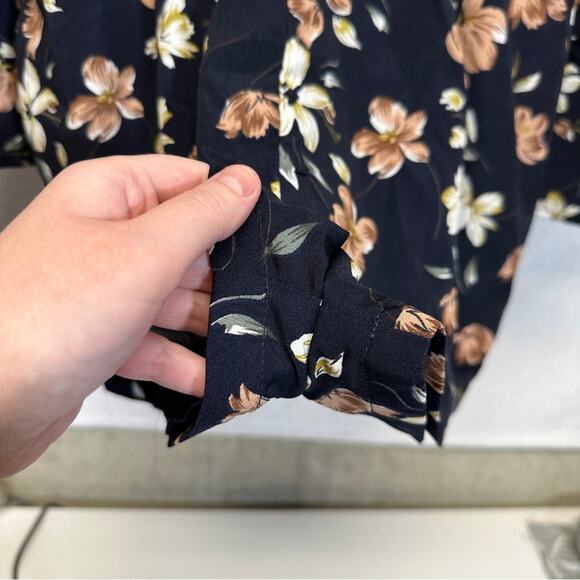 Sugar Lips Navy Blue Floral Long Bell Sleeve Boho Romper Size M - Picture 6 of 11